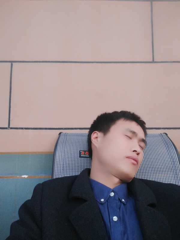 有钱爱情才能长久的第一张照片--上饶中老年相亲网